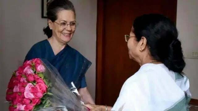 BJP के आक्रमक रुख ने बढ़ाई TMC की परेशानी, नाराजगी भूल ममता बनर्जी ने NEET पर दिया कांग्रेस को समर्थन