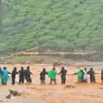 केरल के मुन्नार में लगातार तीन दिन से बारिश के बाद बड़ा भूस्खलन, चाय बागानों में काम करने वाले मजदूर फंसे, 5 की मौत