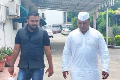 युवा कांग्रेस राष्ट्रीय सचिव मो.शाहिद ने "पी.एल पुनिया" व "श्रीनिवास बी.वी" से दिल्ली में मुलाकात कर संगठन के कार्य पर विशेष चर्चा की