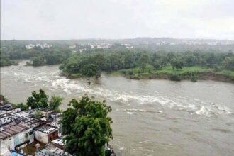 मध्यप्रदेश में बाढ़ से स्थिति खराब, पीएम मोदी से सीएम शिवराज ने की बात