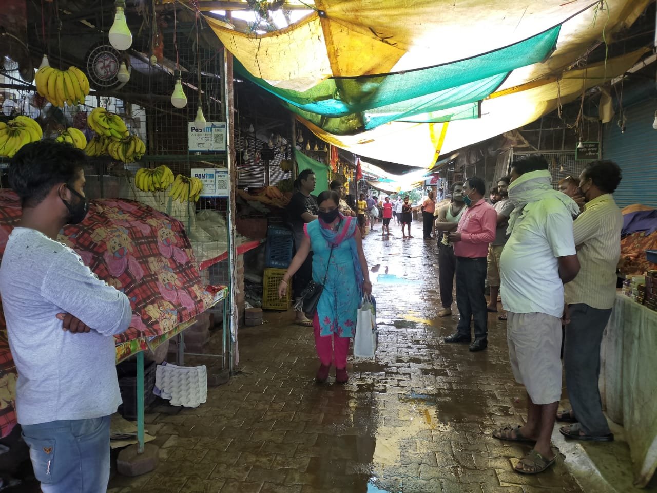 Corporation officials took strict action in Rooobandha Shani Chachari market