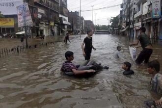 पाकिस्तान में बाढ़- बारिश से अब तक 90 की मौत, सिंध और बलूचिस्तान बुरी तरह हुए प्रभावित