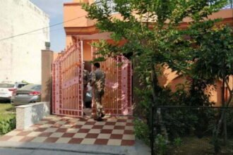 Dacoity of dacoits in trader's house: The hostage beaten and looted the crooks and escaped