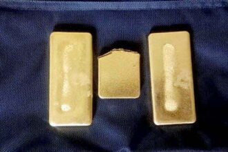 Raipur arrived with two and a half kg gold worth 2.5 crores… caught in police siege
