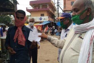 The corporation's team is taking action by roaming around those who do not apply masks