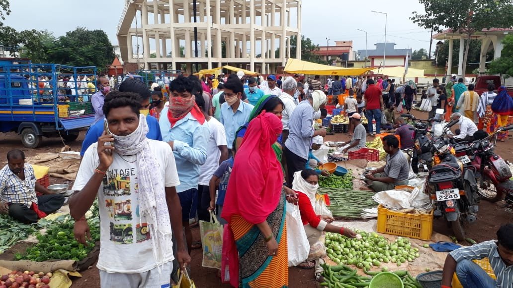 Boom of people in markets before strict lockdown: missing potatoes…. People are upset because of the price