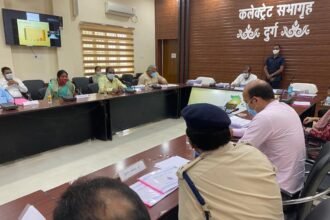 In-charge minister Akbar took a meeting at the district headquarters