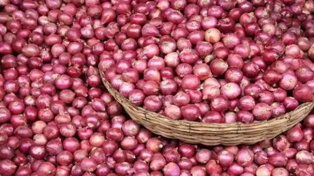 भारत ने लगाया निर्यात पर प्रतिबंध तो प्याज के आंसू रोने लगा नेपाल, 4 दिन में 150 रुपए किलो तक पहुंची कीमत