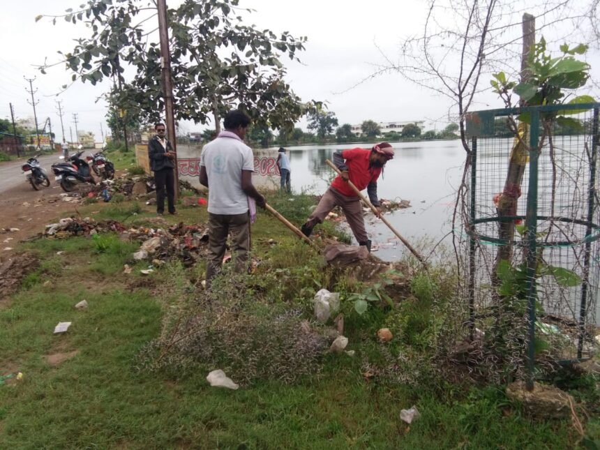 Dirt spread after statue immersion