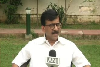 क्या भाभीजी के पापड़ खाकर कोरोना से ठीक हुए लोग? शिवसेना के सवाल पर भाजपा का पलटवार