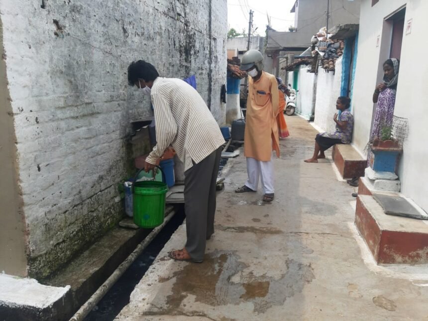 To protect against dengue, the corporation team sprayed Temifos