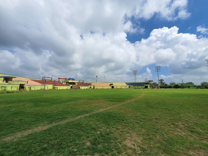 On the demand of the players, the Mayor took the initiative