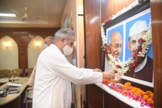 CM Baghel tribute to Mahatma Gandhi and Lal Bahadur Shastri