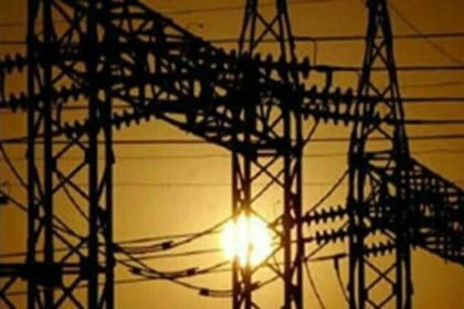 बिजली संकट से हाहाकार : अस्पतालों पर भी आंच, पार्क में रात बिता रहे लोग, यहां हर आंधे घंटे में कटौती