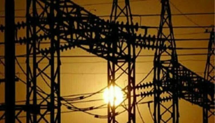 बिजली संकट से हाहाकार : अस्पतालों पर भी आंच, पार्क में रात बिता रहे लोग, यहां हर आंधे घंटे में कटौती