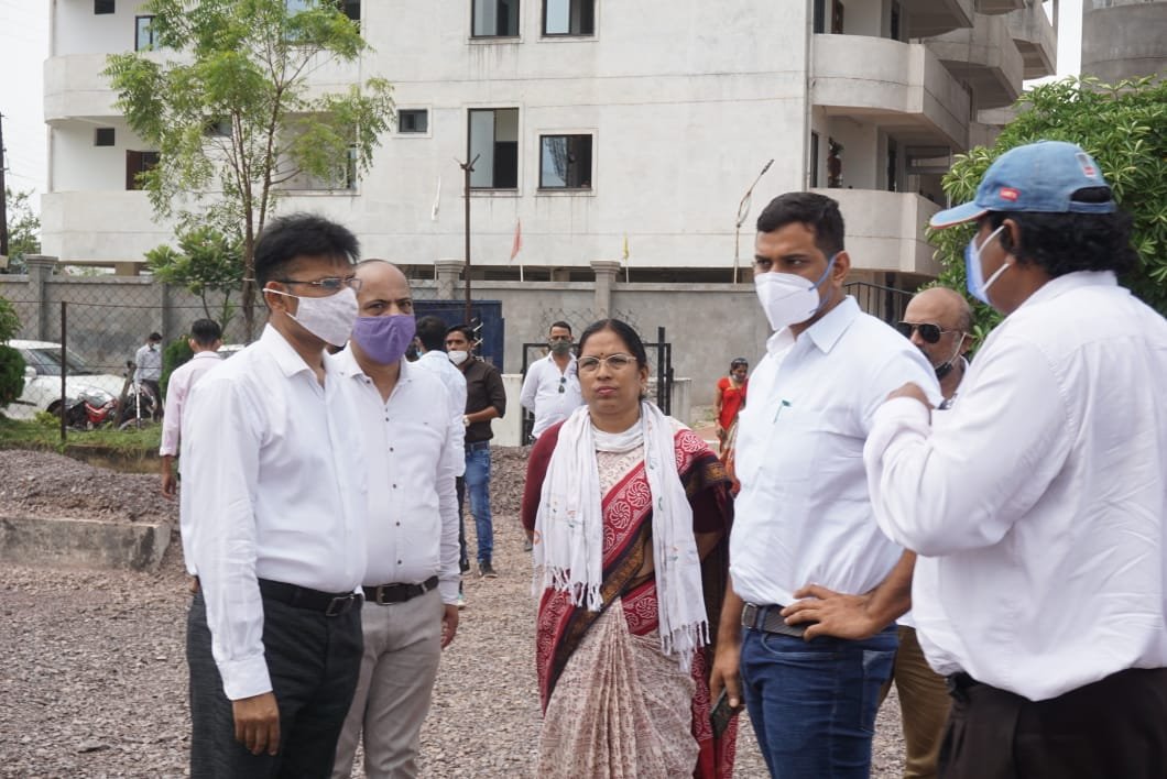 Lawn tennis court is being built in Smriti Nagar at a cost of 51.36 lakhs