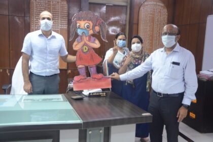Little Durga took the responsibility of Corona awareness