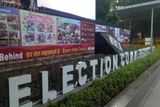 चुनाव आयोग का राजनीतिक दलों को निर्देश, कोरोना संबंधी नियमों का सख्ती से करें पालन