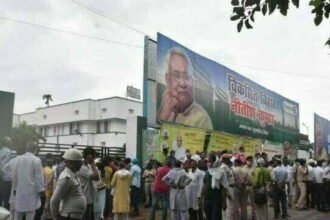 केंद्र ने कोरोना गाइडलाइंस में किया बदलाव, 12 चुनावी राज्यों में राजनैतिक रैलियों की दी अनुमति