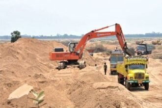 For sand supply, the Department of Minerals approved 107 sand storage permits