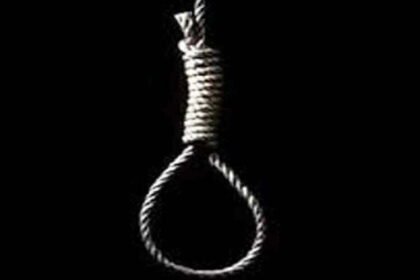 डीआईजी की पत्नी ने लगाई फांसी, हाथरस कांड की जांच कर रही एसआईटी में सदस्य हैं चंद्र प्रकाश