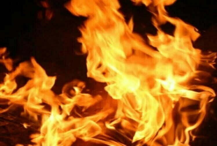 सेल्समैन ने मांगी सैलरी, शराब ठेकेदार ने जिंदा जलाया