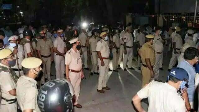 सुप्रीम कोर्ट की निगरानी में हाथरस कांड की CBI जांच चाहती है योगी सरकार