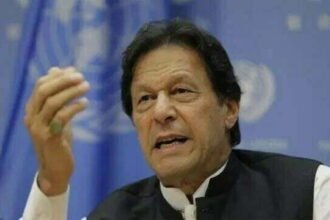 पीएम इमरान ने भी माना फटेहाल है पाकिस्तान, बोले- मुल्क चलाने के लिए नहीं हैं पैसे