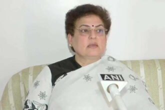 चौतरफा घिरे कमलनाथ, चुनाव आयोग के बाद अब महिला आयोग ने भी मांगी रिपोर्ट Download Amar Ujala App for Breaking News in Hindi & Live Updates. https://www.amarujala.com/channels/downloads?tm_source=text_share