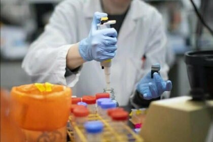कोविड-19 मरीजों के इलाज में प्लाज्मा थेरेपी को जल्द ही किया जा सकता है बंद : ICMR प्रमुख
