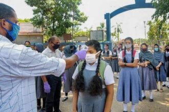 अभी बहुत से राज्य नहीं खोलना चाहते स्कूल, कुछ त्योहार के बाद लेंगे फैसला