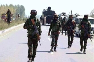 पुलवामा में सुरक्षाबलों और आतंकियों के बीच मुठभेड़, दो आतंकी ढेर