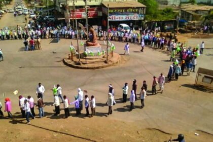 Demonstration of farmers at Pulgaon Chowk