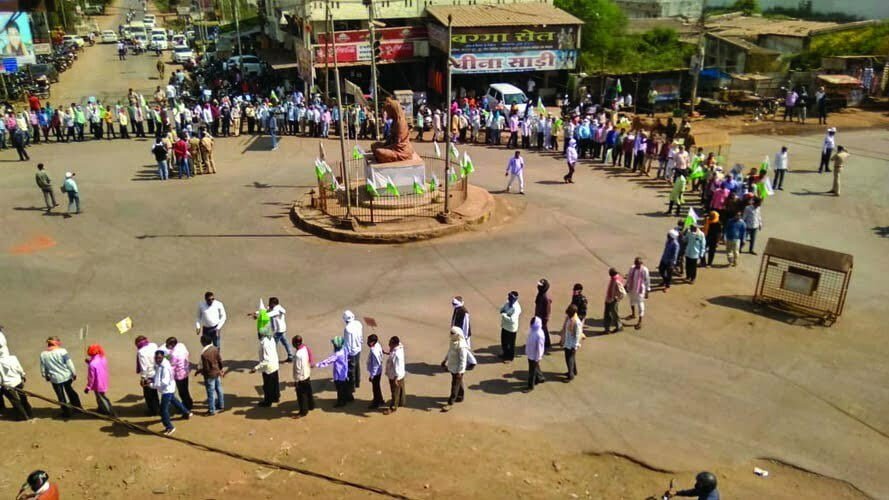 Demonstration of farmers at Pulgaon Chowk