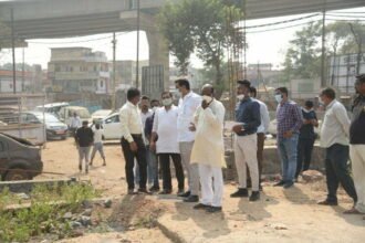 The Mayor inspected the Women's Market being constructed in the Power