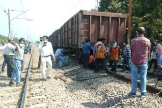 Big news: Goods train derails near Bhilai Teen Sirsa Gate