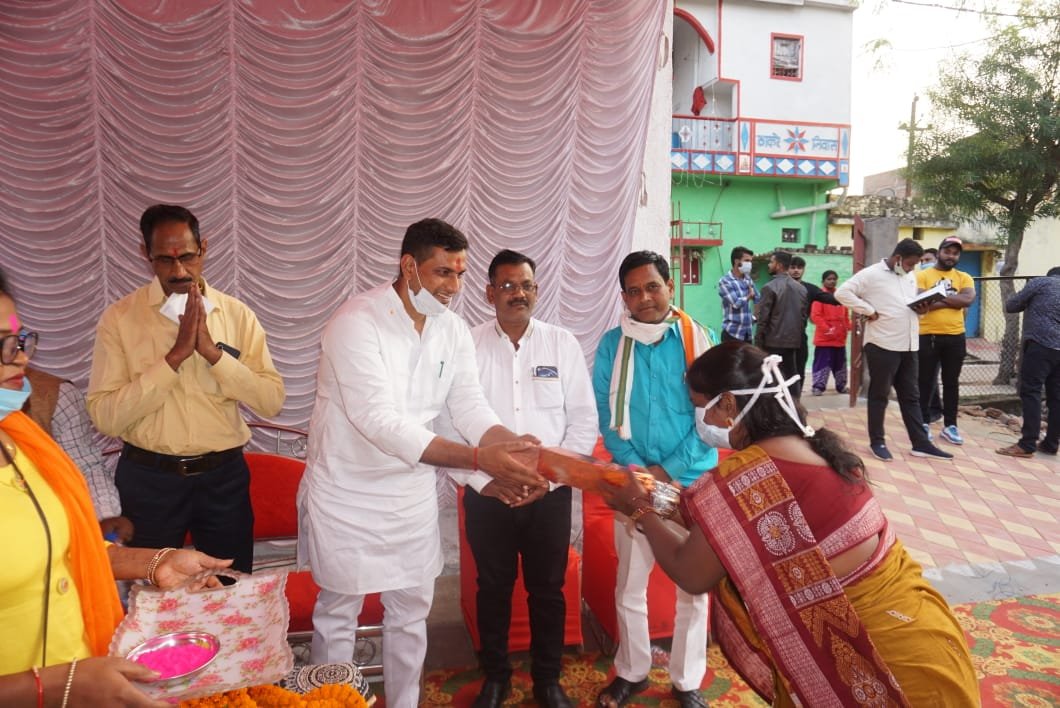 On Mitanin Day, Mayor and MLA Devendra Yadav honored Mitanan women