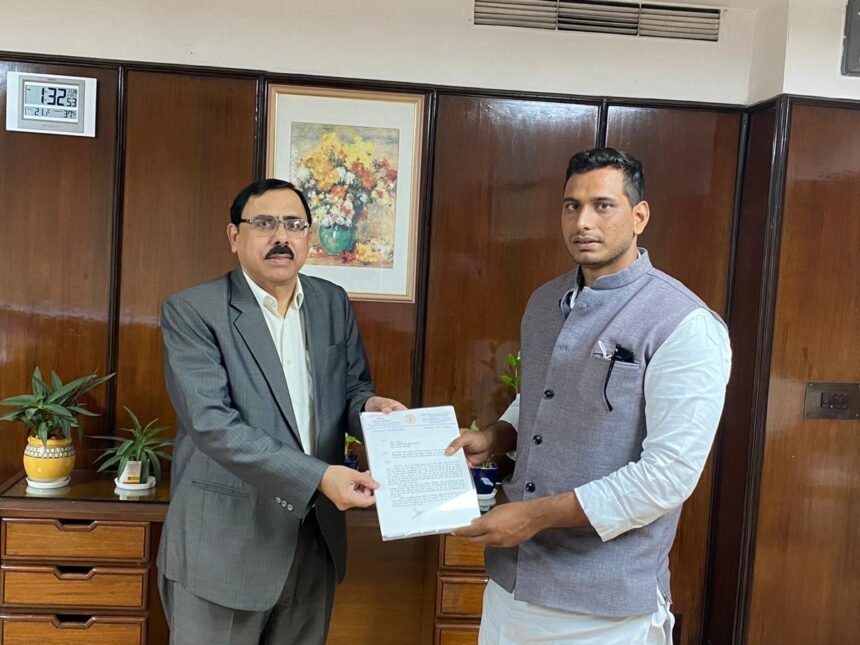 Mayor MLA Devendra Yadav met with cell chairman