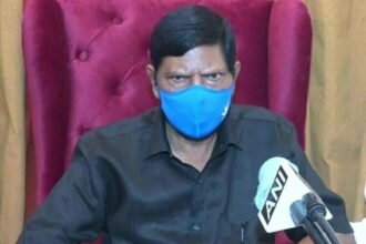 महाराष्ट्र में भाजपा को समर्थन जारी रखेगी आरपीआई, अठावले ने कहा-शिवसेना को झटके की जरूरत