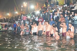 Chief Minister Bhupesh Baghel did the Kartik Purnima bath