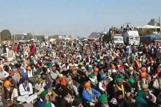 अपनी मांगों पर डटे हैं किसान, प्रदर्शन के बीच केंद्रीय मंत्रियों ने किया ट्वीट- कहा - MSP जारी रहेगी