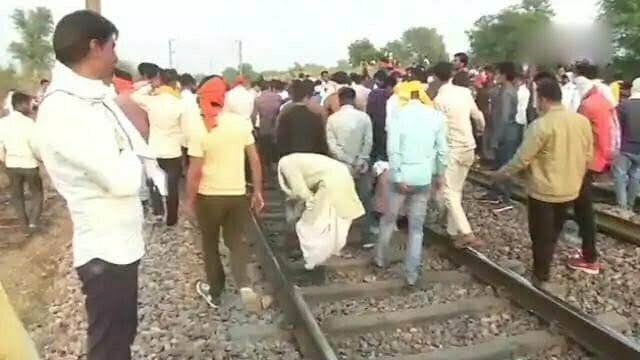 राजस्थान में फिर पटरियों पर गुर्जर, आरक्षण के लिए रोका रेल का रास्ता