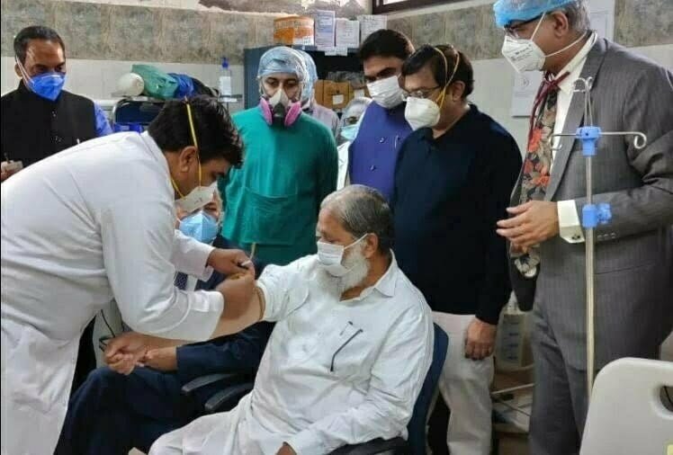 कोवैक्सीन का ट्रायल लेने वाले हरियाणा के स्वास्थ्य मंत्री अनिल विज को हुआ कोरोना, 15 दिन पहले लगवाया था टीका