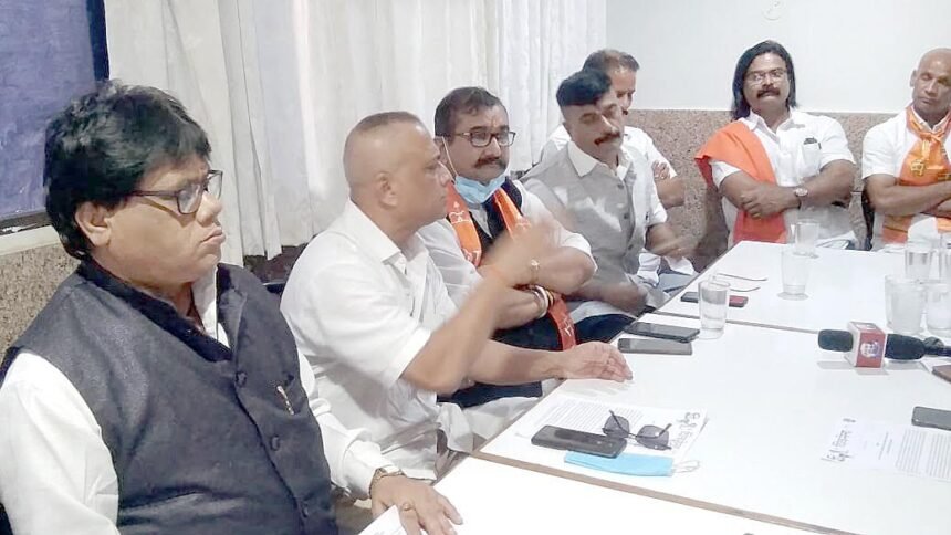 केन्द्र सरकार प्रॉपर्टी डीलर की भूमिका में - धनंजय