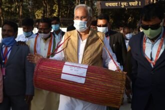 Jashpuria style welcomed Chief Minister…. CM blows the stone conch and said