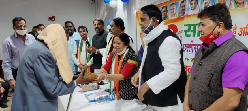 Two years of Chhattisgarh Government: District Congress honors the