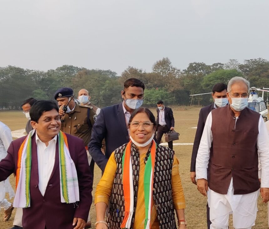 CM Baghel arrived to attend the program organized in Satnam