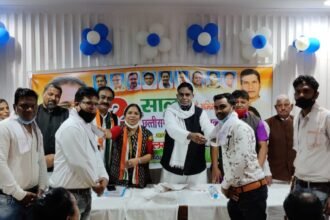 Impressed by the chairperson of District Congress Committee