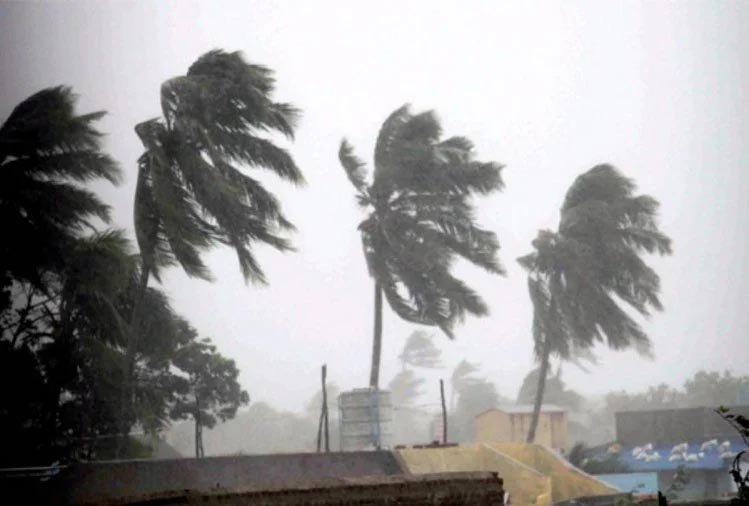 Cyclonic storm Burwi will hit Tamil Nadu-Kerala coast today