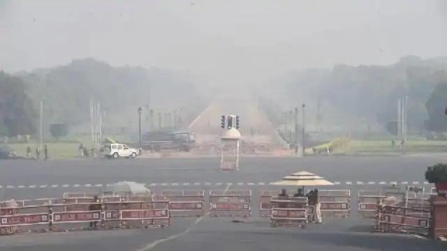 राजधानी में अभी और कंपकपाएगी ठंड, 4 डिग्री तक लुढ़का पारा